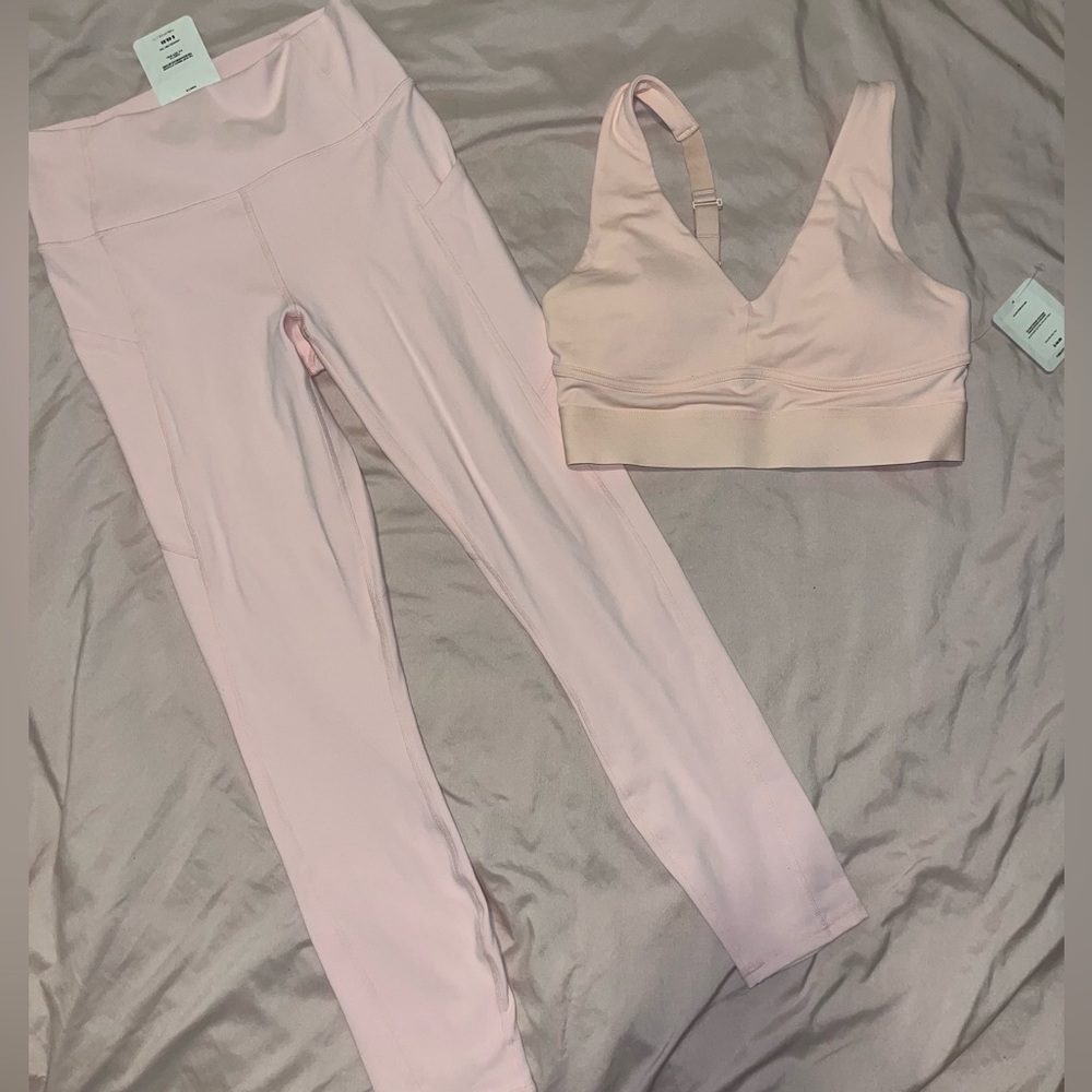 Light pink fabletics leggings and sports bra set size small